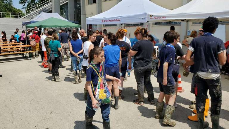 Forlì, duemila pasti per i volontari Forlì, duemila pasti per i volontari