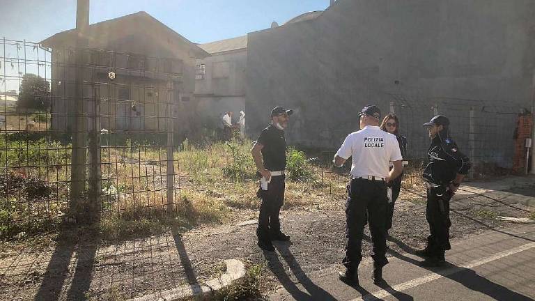 Cesena: blitz nella tendopoli dei senza tetto Cesena: blitz nella tendopoli dei senza tetto
