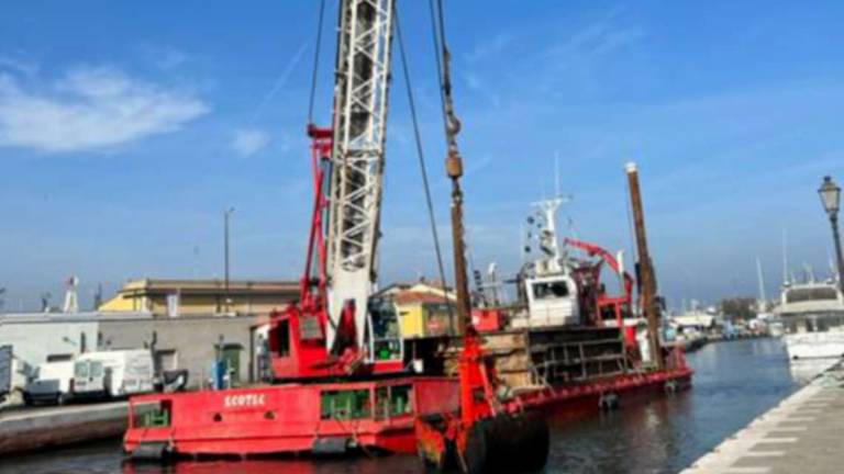Cesenatico, avanti con il dragaggio al porto Cesenatico, avanti con il dragaggio al porto