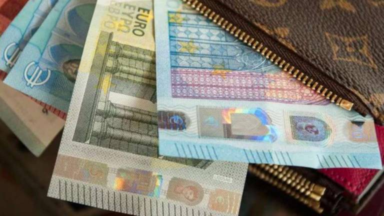 Droga e banconote false: due arrestati a Cesenatico Droga e banconote false: due arrestati a Cesenatico