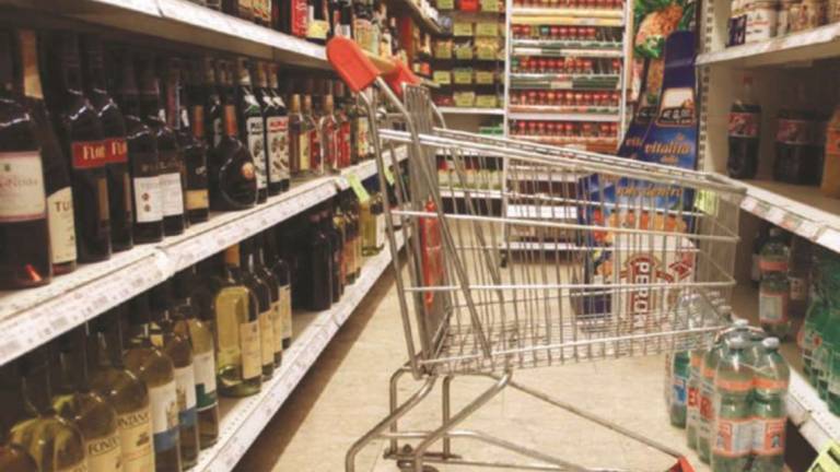 Rimini, violenza sessuale su bimba di 8 anni al supermercato: Ma è tutto un equivoco Rimini, violenza sessuale su bimba di 8 anni al supermercato: Ma è tutto un equivoco