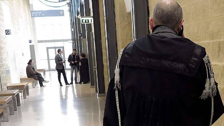 Rimini, finto avvocato truffa due orfane per 220mila euro Rimini, finto avvocato truffa due orfane per 220mila euro