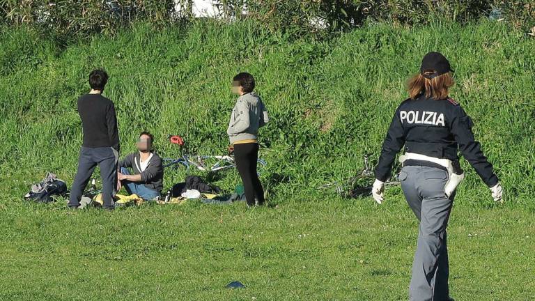 Rimini. Al via i controlli su obbligo mascherine all'aperto Rimini. Al via i controlli su obbligo mascherine all'aperto