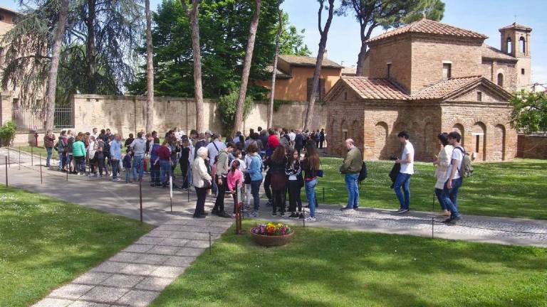 Schiaffo all'alunno durante la gita a Ravenna, prof assolto Schiaffo all'alunno durante la gita a Ravenna, prof assolto