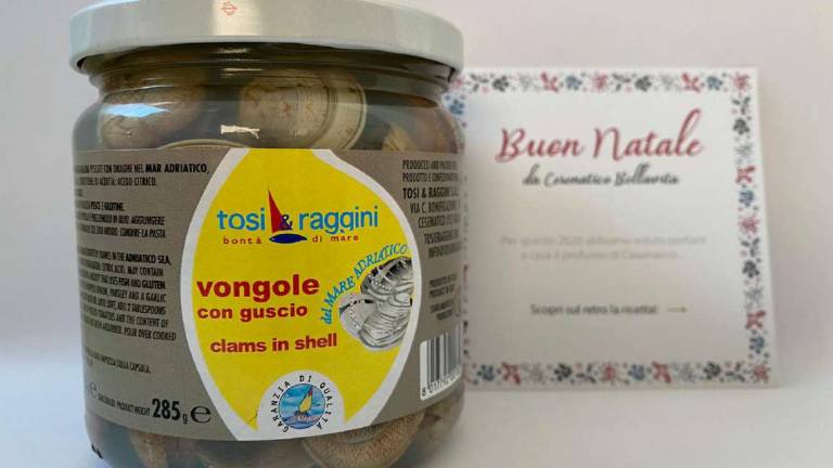 Vongole di Cesenatico con gli auguri di Natale per mille turisti Vongole di Cesenatico con gli auguri di Natale per mille turisti