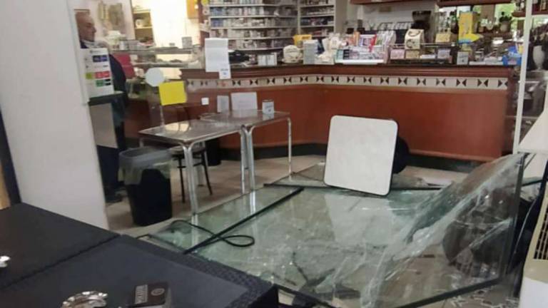 Cesena: aspettava il processo per 2 spaccate, ne assesta una terza Cesena: aspettava il processo per 2 spaccate, ne assesta una terza