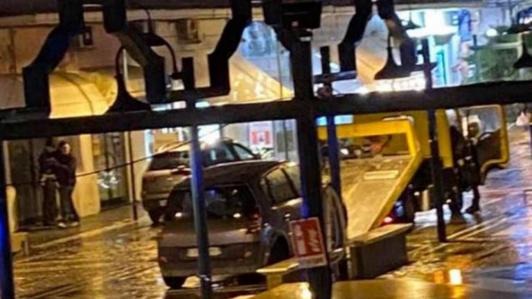 Viserba. Multe ai fedeli, la protesta del parroco: «Non appena inizia la messa, arrivano i vigili» Viserba. Multe ai fedeli, la protesta del parroco: «Non appena inizia la messa, arrivano i vigili»