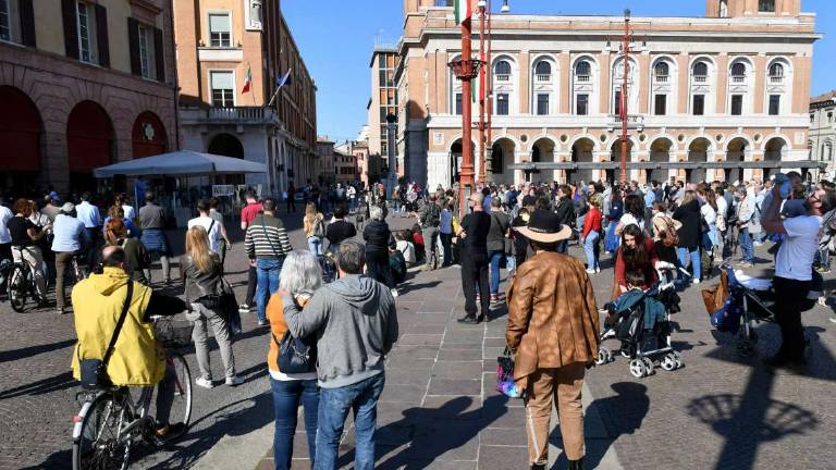 Covid, falsi certificati anti-vaccino: indagati in 20 tra Forlì e Cesena Covid, falsi certificati anti-vaccino: indagati in 20 tra Forlì e Cesena