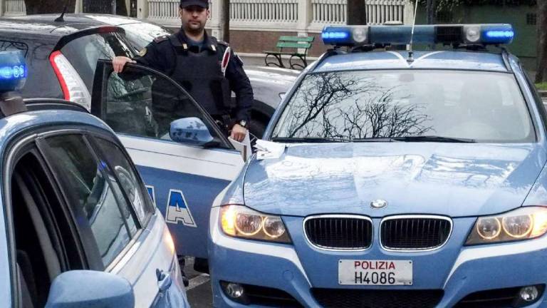 Scippa una donna al bar a Imola, arrestato 23enne di Bertinoro Scippa una donna al bar a Imola, arrestato 23enne di Bertinoro