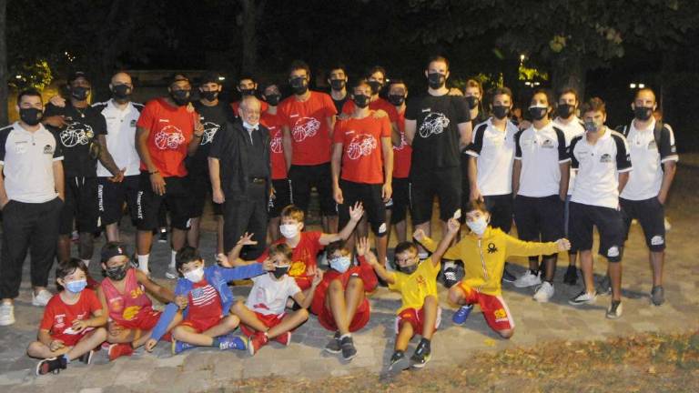 Basket A2,i tifosi alla scoperta della nuova Orasì Ravenna Basket A2,i tifosi alla scoperta della nuova Orasì Ravenna