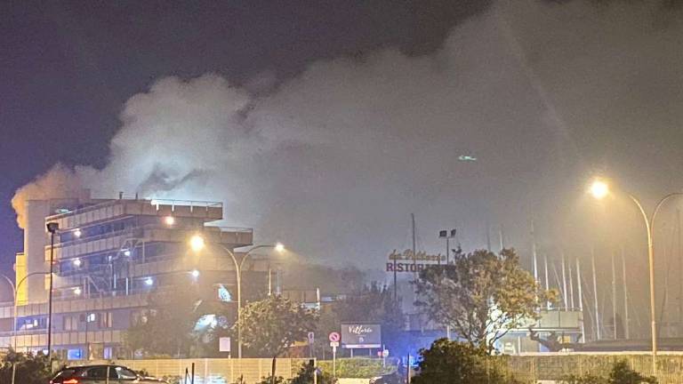 Incendio di Cesenatico: serviranno 2 mesi per riparare i danni Incendio di Cesenatico: serviranno 2 mesi per riparare i danni