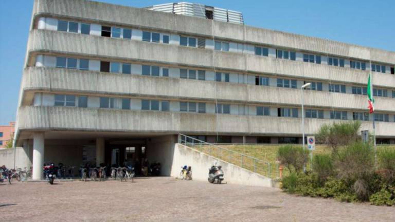 Ravenna, minaccia i genitori adottivi per soldi. Condannato Ravenna, minaccia i genitori adottivi per soldi. Condannato