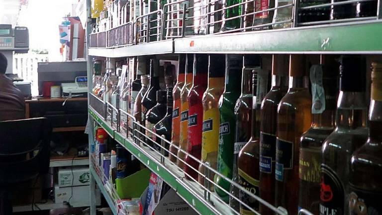 Rimini, alcol ai minimarket: ubriachi già a 12 anni Rimini, alcol ai minimarket: ubriachi già a 12 anni