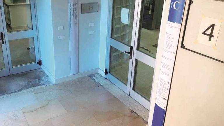 Cesena, contagi alle stelle: al Bufalini si aggiungono letti Covid Cesena, contagi alle stelle: al Bufalini si aggiungono letti Covid