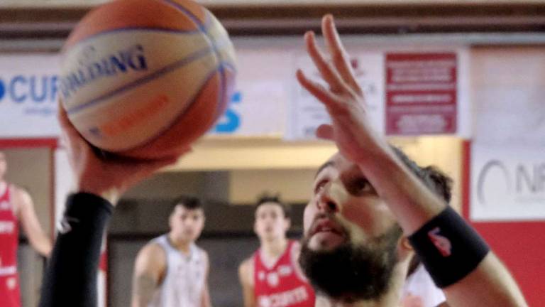 Basket B, sospiro di sollievo per l'Andrea Costa Basket B, sospiro di sollievo per l'Andrea Costa