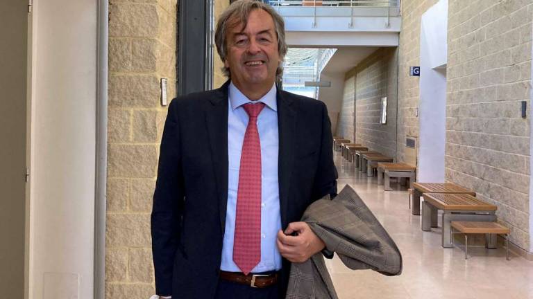 Burioni porta il no vax in tribunale a Rimini: Mi ha diffamato Burioni porta il no vax in tribunale a Rimini: Mi ha diffamato