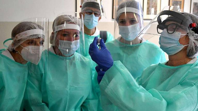 Infermieri, più della metà degli indecisi ora si vaccina Infermieri, più della metà degli indecisi ora si vaccina