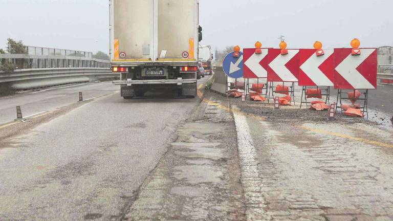 Cesena, E45 da incubo tra buche sfascia-gomme e cambi di corsia Cesena, E45 da incubo tra buche sfascia-gomme e cambi di corsia