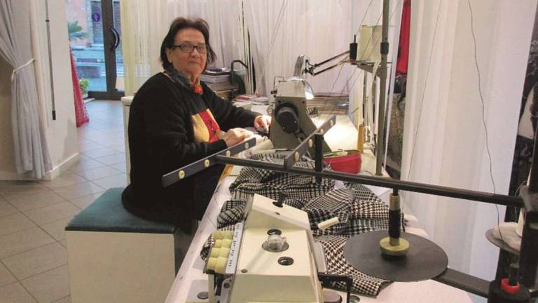 Gambettola. la sarta di 82 anni non getta la spugna Gambettola. la sarta di 82 anni non getta la spugna
