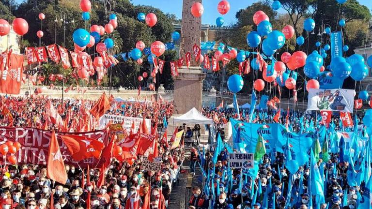 Forlì, grande adesione allo sciopero di Cgil e Uil Forlì, grande adesione allo sciopero di Cgil e Uil