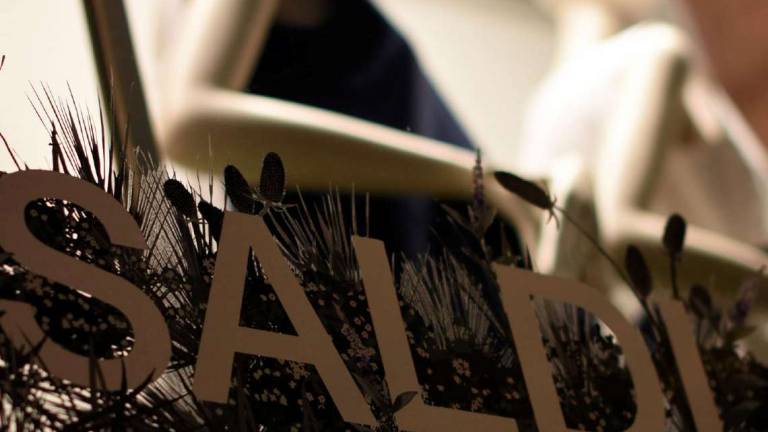 Forlì. Troppe promozioni prima dei saldi danneggiano i negozi Forlì. Troppe promozioni prima dei saldi danneggiano i negozi