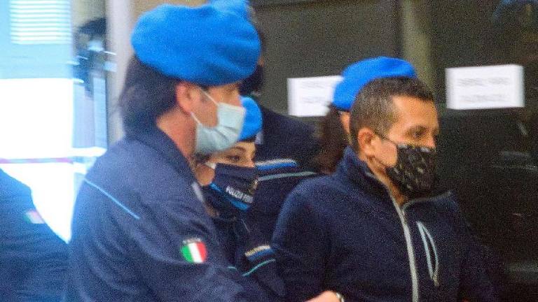 Delitto di Ilenia, l'ex marito: Ho dato io le chiavi al killer Delitto di Ilenia, l'ex marito: Ho dato io le chiavi al killer