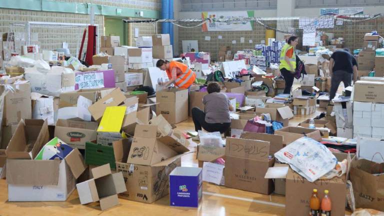 Cesena alluvione, alla Don Milani materiale a disposizione Cesena alluvione, alla Don Milani materiale a disposizione