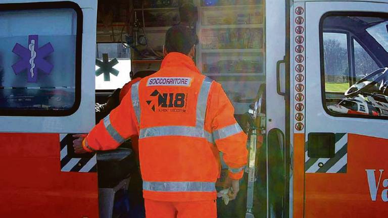 Riccione, incidente: investiti sulla moto, padre e figlio in ospedale Riccione, incidente: investiti sulla moto, padre e figlio in ospedale