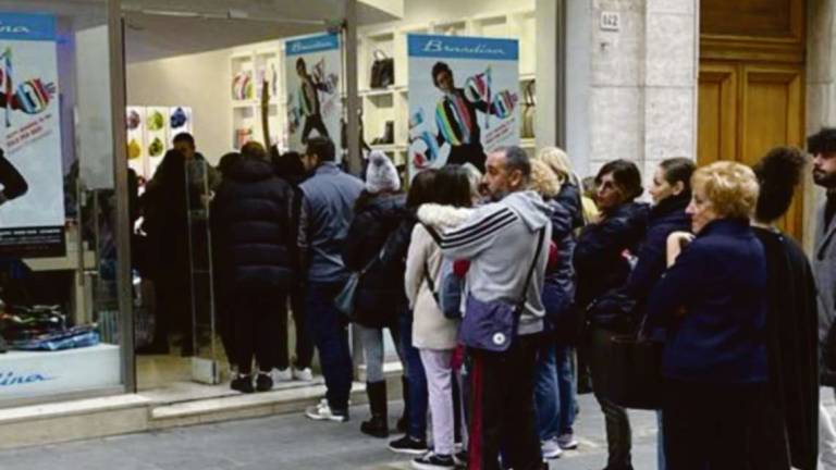 Rimini, black friday: subito le prime file Rimini, black friday: subito le prime file