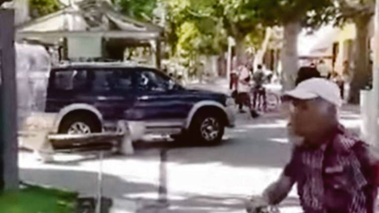 Bellaria. Ubriaco irrompe col Suv nell'area pedonale e poi picchia i passanti Bellaria. Ubriaco irrompe col Suv nell'area pedonale e poi picchia i passanti
