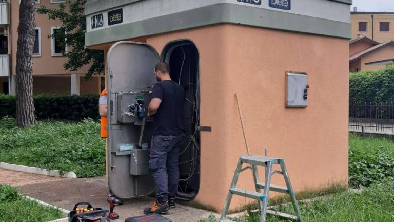 Cesena, si entra nei bagni pubblici e si rischia di rimanere chiusi dentro: lavori in corso Cesena, si entra nei bagni pubblici e si rischia di rimanere chiusi dentro: lavori in corso