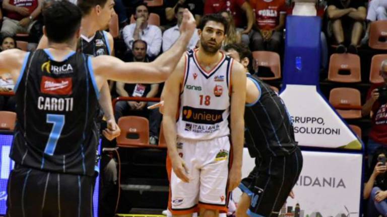 Basket A2, Unieuro, l'imperativo è reagire e pareggiare Basket A2, Unieuro, l'imperativo è reagire e pareggiare
