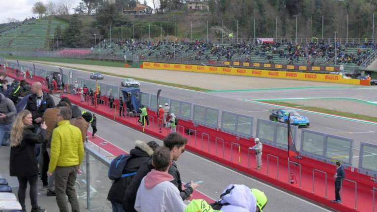 Imola, febbre da Formula Uno: In arrivo migliaia di stranieri Imola, febbre da Formula Uno: In arrivo migliaia di stranieri
