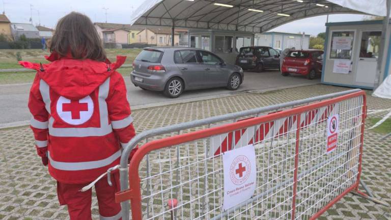 Coronavirus Ravenna, oggi al Pala De Andrè al via le vaccinazioni Coronavirus Ravenna, oggi al Pala De Andrè al via le vaccinazioni