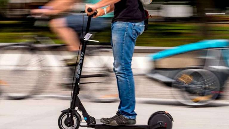 Cervia chiede limiti di velocità e casco per i monopattini Cervia chiede limiti di velocità e casco per i monopattini