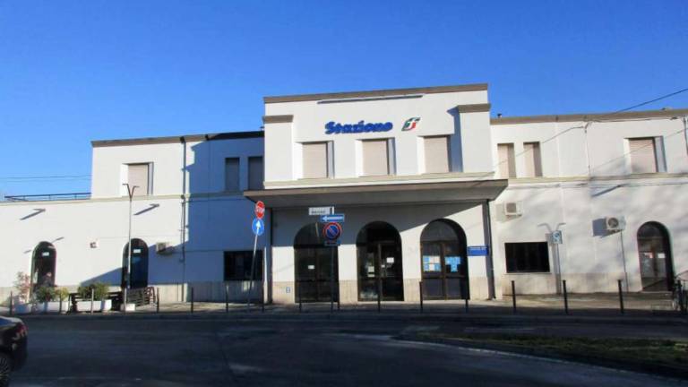 Allarme per alunni delle medie che attraversano binari a Savignano Allarme per alunni delle medie che attraversano binari a Savignano