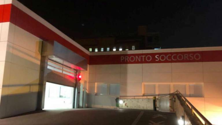 Cesenatico: in mare per curarsi rischia l'assideramento Cesenatico: in mare per curarsi rischia l'assideramento