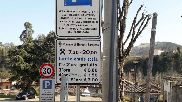 Mercato Saraceno, torna la polemica sui parcheggi all'ospedale Mercato Saraceno, torna la polemica sui parcheggi all'ospedale