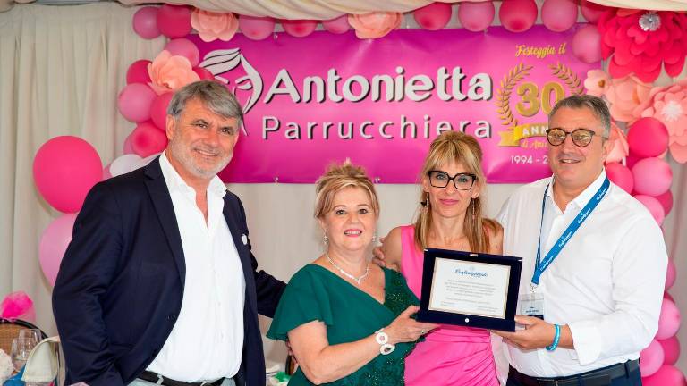 Santarcangelo, 30 anni di “Parrucchiera Antonietta” e un sogno: “Chissà che la mia nipotina non si appassioni a questo lavoro” Santarcangelo, 30 anni di “Parrucchiera Antonietta” e un sogno: “Chissà che la mia nipotina non si appassioni a questo lavoro”