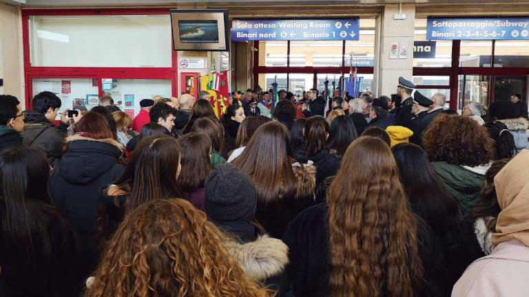 L’omaggio in stazione a Ravenna ai 31 ebrei deportati L’omaggio in stazione a Ravenna ai 31 ebrei deportati