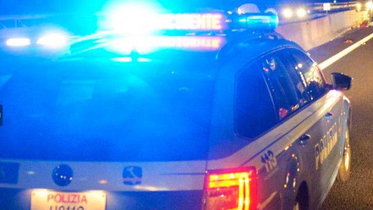 Tragedia in A14: perde il controllo del camion, muore 61enne residente a Rimini Tragedia in A14: perde il controllo del camion, muore 61enne residente a Rimini