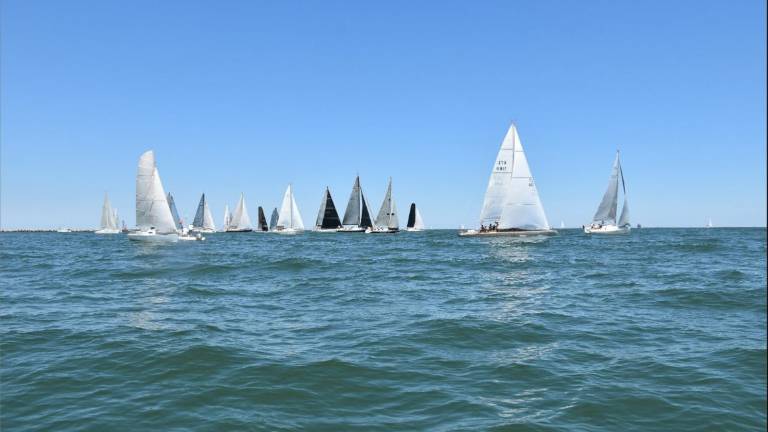 VELA. Weekend di regate a Ravenna VELA. Weekend di regate a Ravenna