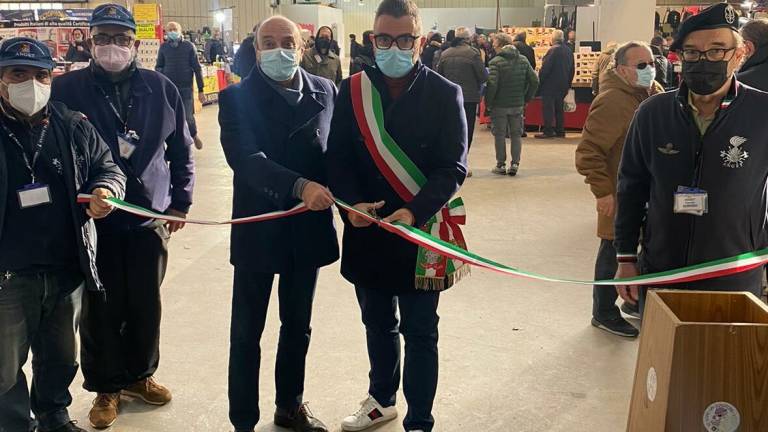 Forlì, il vice sindaco inaugura il week-end in Fiera dedicato ad elettronica e fumetti Forlì, il vice sindaco inaugura il week-end in Fiera dedicato ad elettronica e fumetti