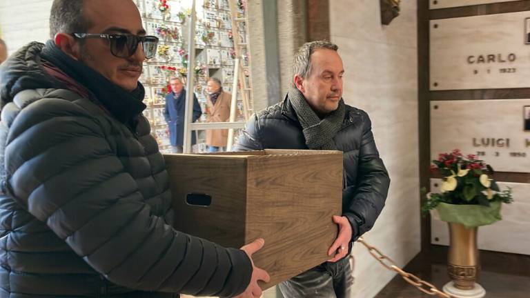 Cesena, indagini per omicidio, appello della madre al killer di Cristina e Chiara: Incontrami e liberati la coscienza Cesena, indagini per omicidio, appello della madre al killer di Cristina e Chiara: Incontrami e liberati la coscienza