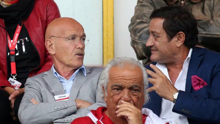 Gambettola: dirigente calcistico picchiato da banditi incappucciati e rapinato del Rolex Gambettola: dirigente calcistico picchiato da banditi incappucciati e rapinato del Rolex