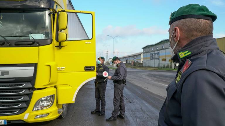 Bagnacavallo, fatture false: sequestri da 41mila euro a due imprenditori Bagnacavallo, fatture false: sequestri da 41mila euro a due imprenditori