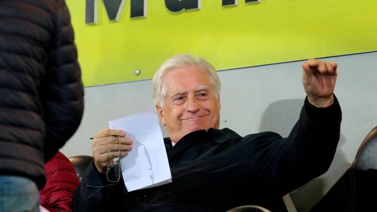 Bruno Piraccini, presidente di Orogel, nella sua veste di tifoso nella sua poltrona al Dino Manuzzi Bruno Piraccini, presidente di Orogel, nella sua veste di tifoso nella sua poltrona al Dino Manuzzi