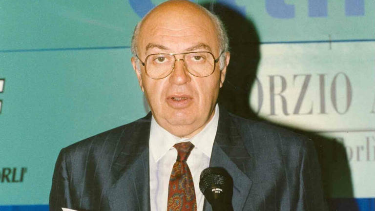 Forlì, una targa in memoria di Giorgio Zanniboni sulla sede di Romagna Acque Forlì, una targa in memoria di Giorgio Zanniboni sulla sede di Romagna Acque