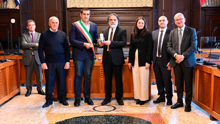 Ravenna. Consegnate le Medaglie d’onore ai familiari dei militari internati nei lager nazisti Ravenna. Consegnate le Medaglie d’onore ai familiari dei militari internati nei lager nazisti