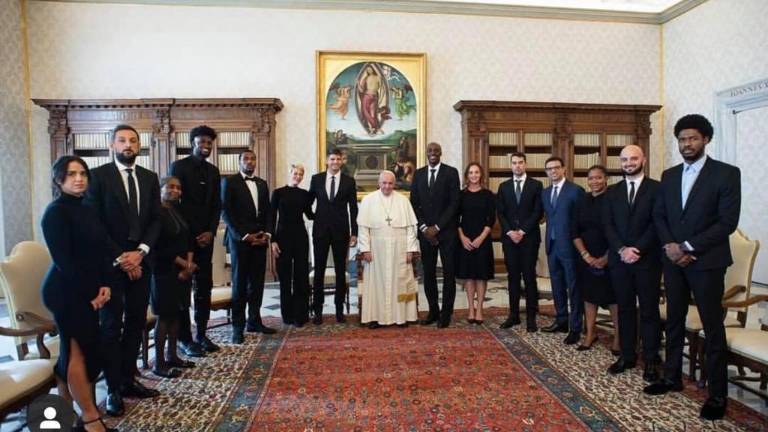 Imola, fotografo imolese dal Papa con i giocatori Nba Imola, fotografo imolese dal Papa con i giocatori Nba